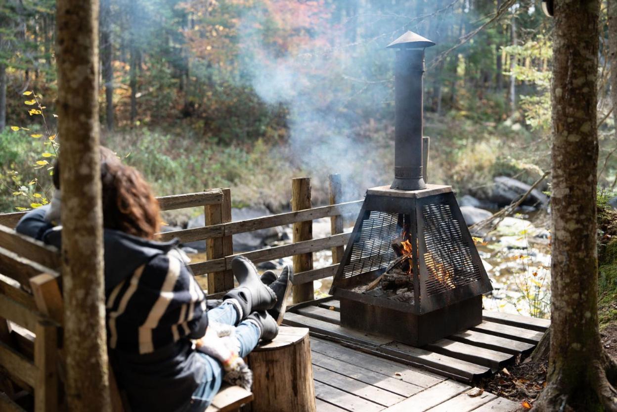Aux Tipis De La Riviere Sauvage Villa Saint Romain Exteriör bild