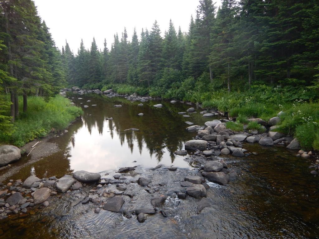 Aux Tipis De La Riviere Sauvage Villa Saint Romain Exteriör bild