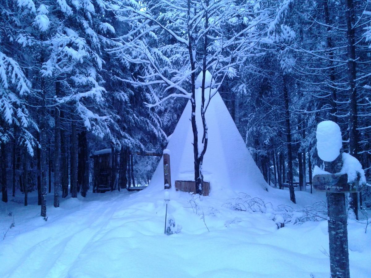 Aux Tipis De La Riviere Sauvage Villa Saint Romain Exteriör bild