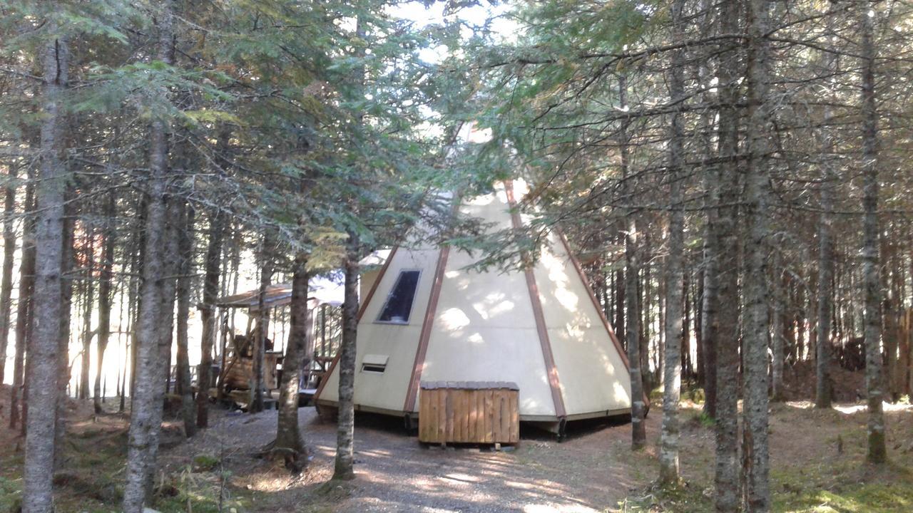Aux Tipis De La Riviere Sauvage Villa Saint Romain Exteriör bild